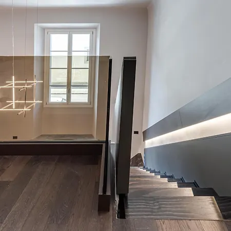 Deluxe Flat In Center Apartment