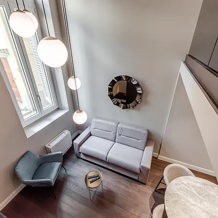 Deluxe Flat In Center *