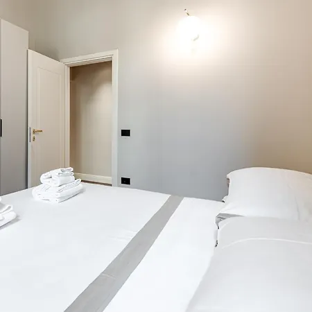 Deluxe Flat In Center Apartment *