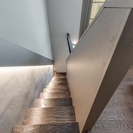 Deluxe Flat In Center Apartment *