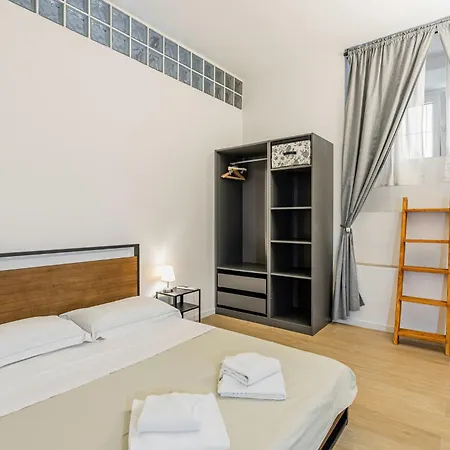Giardino Della Fortezza Modern X6 With Patio Daire Floransa