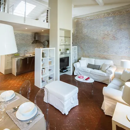 Apartment Maggio 2bd In Oltrarno Florence