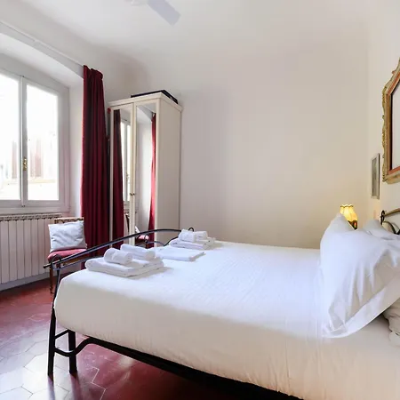 Pitti Sweet Apartment