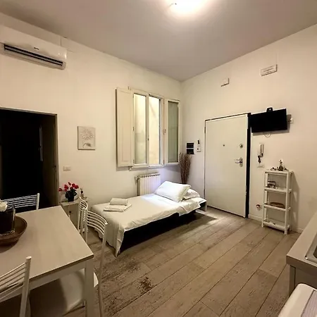 Comfortable House In Centro Storico Apartment *