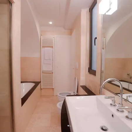 Ponte Vecchio - Partenope Luxury Apartment Florence