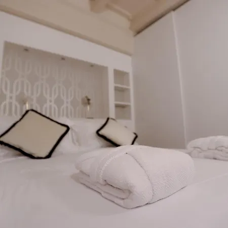 Apartment Ponte Vecchio - Partenope Luxury *