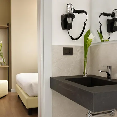 Essence Hotel 3*