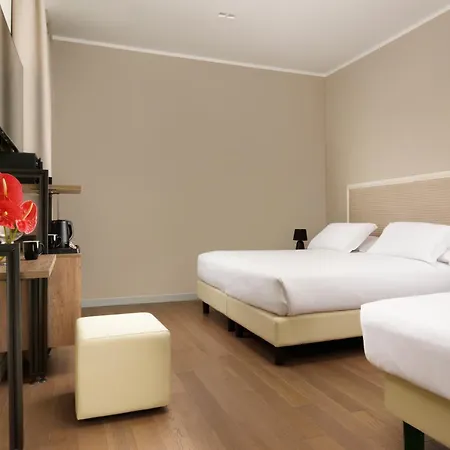 Essence Hotel 3*