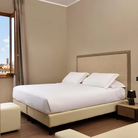 Essence Hotel 3*