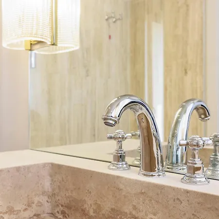 Lungarno Luxury Apartment