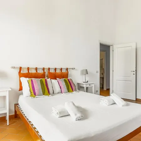 The Lions' In The Historic Centre X8 Apartman *