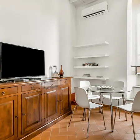 The Lions' In The Historic Centre X8 Apartman