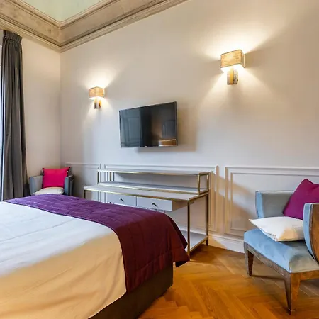 Apartment Palazzo Pazzi Vitali Luxury In Florence