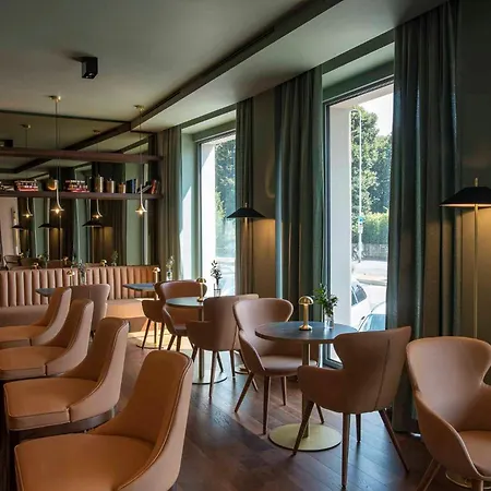 Columbus Urban 5*