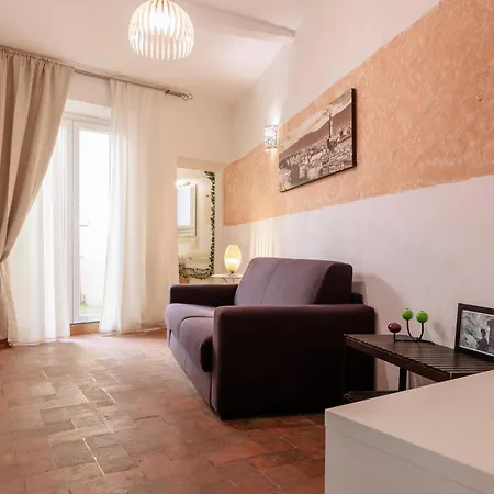 Cozy House In Pepi Street