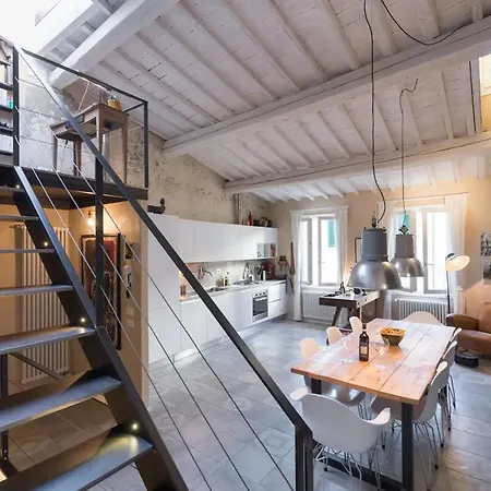 Unique 100 Sqm Design Flat In Oltrarno * Φλωρεντία
