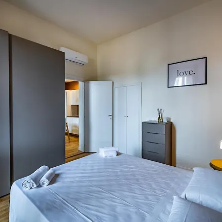 Apartment Yd Romito Design *