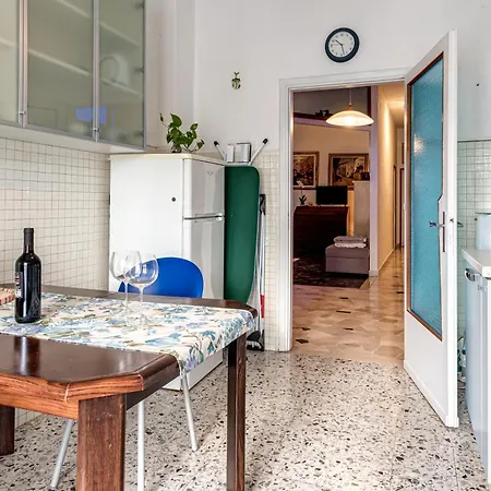 Daire Nada's House - *