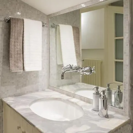 Luxury Window On Διαμέρισμα Φλωρεντία