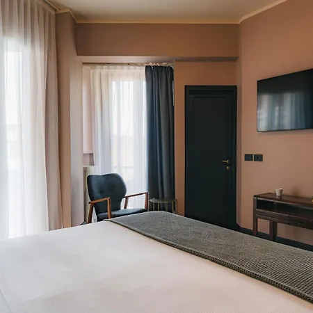 C-hoteles Diplomat Hotel