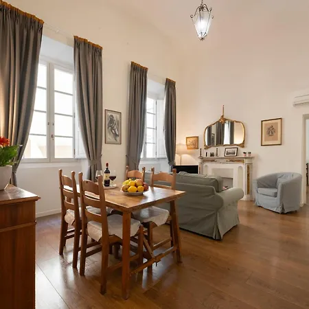 Alojamento de Acomodação e Pequeno-almoço Palazzo D'ambra Residenza D'epoca *
