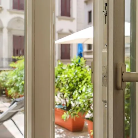 Spacious & Bright, Next To The Duomo Of Florence, Michelangelo, With Patio *