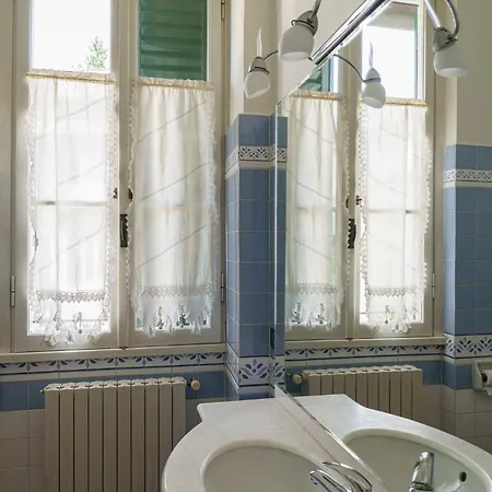 Spacious And Pleasant 2-br Διαμέρισμα *