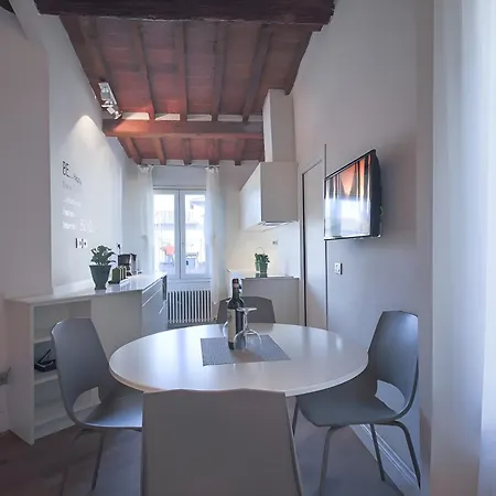 Elegant And Bright Flat Near The Duomo Apartment Florence