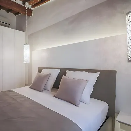 Elegant And Bright Flat Near The Duomo *