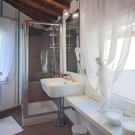 Elegant And Bright Flat Near The Duomo * Florence