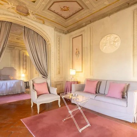 Ricasoli Frescoes Daire