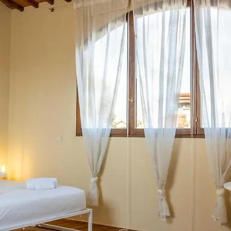 Verdi With Terrace Апартаменты