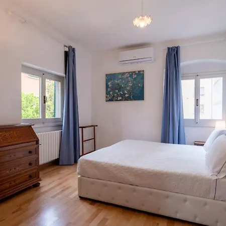 Διαμέρισμα Elena's With Lodge, Near The Center *