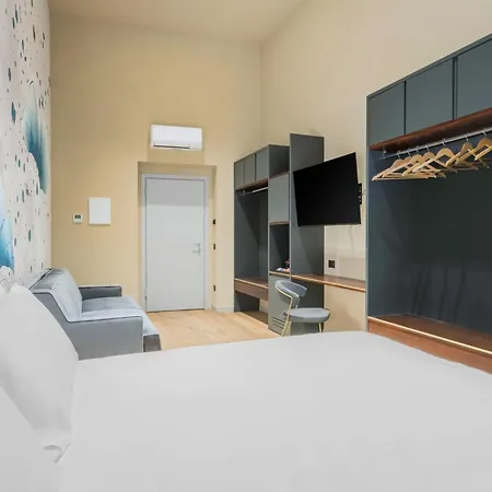 Hotel Adamas 3*