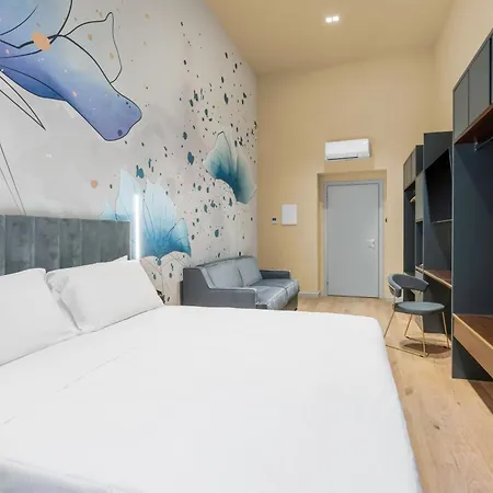 Adamas Hotel
