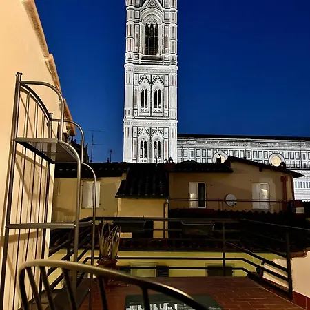 Rebecca Duomo View With Terrace Apartamento Florencia