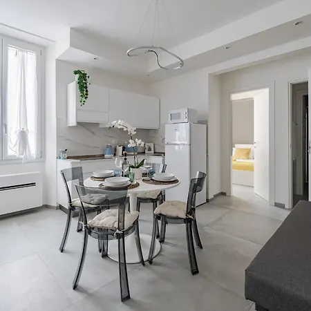 Via Ponte Alle Mosse, 19 - Charming - A Chic, Newly Renovated Near Tram Leopolda, A Few Min From Downtown Apartmán