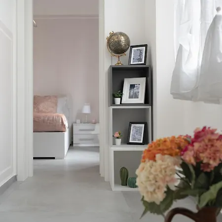 Via Ponte Alle Mosse, 19 - Charming - A Chic, Newly Renovated Near Tram Leopolda, A Few Min From Downtown Apartmán