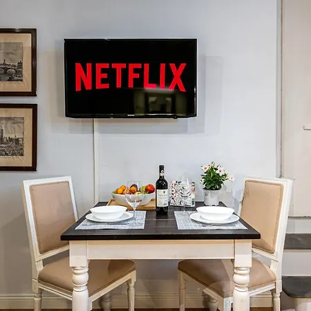 Elegante Ai Piedi Di Piazzale Michelangelo Apartamento