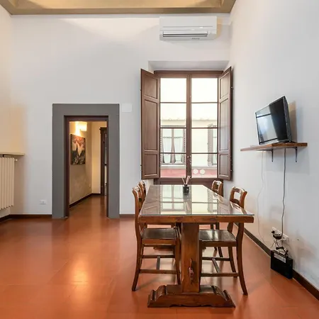 Unyca - Domus22 - Santo Spirito Apartment *
