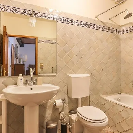 Апартаменты Santa Croce Deluxe *