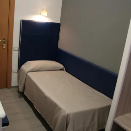 Hotel Magenta 3*