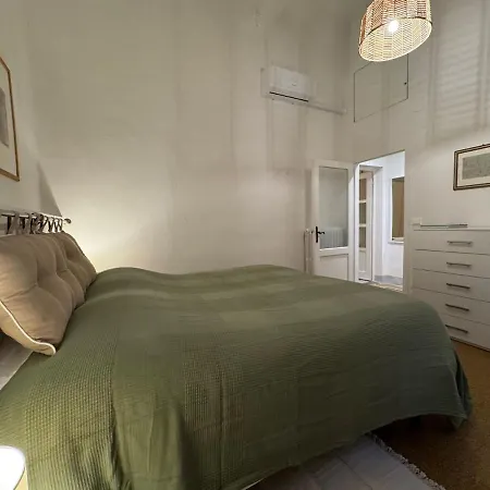 Apartment Ambrogio 33 - Three Bedrooms Three Bathrooms Florence