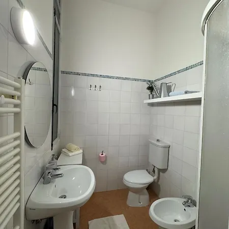 Ambrogio 33 - Three Bedrooms Three Bathrooms *