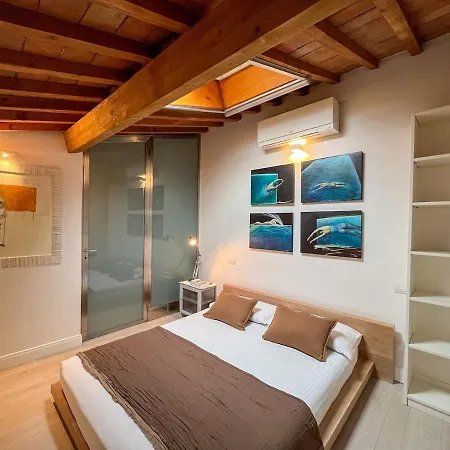 Cozy Loft In The Heart Of *