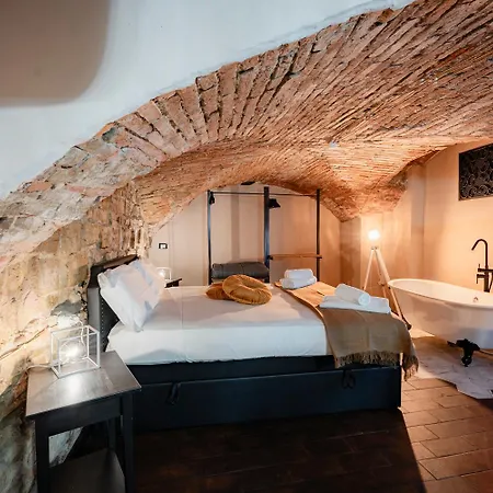 Secret Apartment *