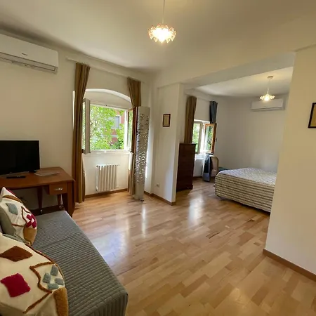 Διαμέρισμα Elena's With Lodge, Near The Center *