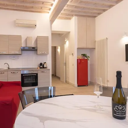 Strozzi Travel Apartment