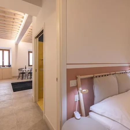 Apartment Strozzi Travel Florence