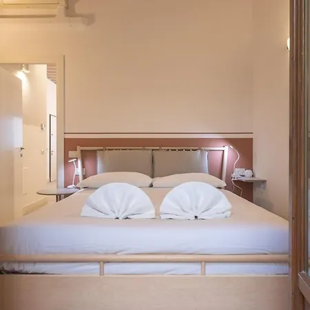 Apartment Strozzi Travel Florence